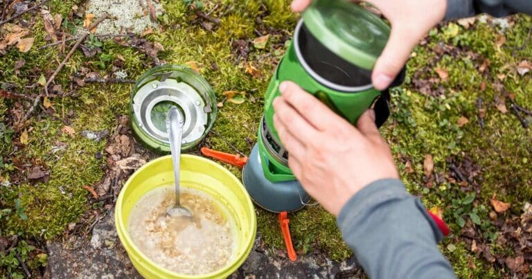 Cleaning cookware on the trail