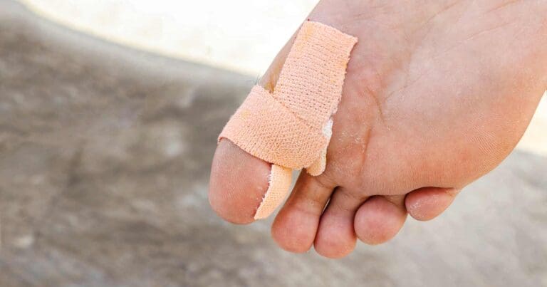 protecting your toes during hikes